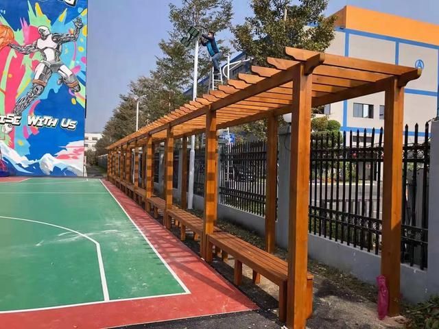 学校木质葡萄架报价：自然之选定制绿意空间(图1)