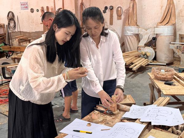 探寻榫卯非遗传承重外经贸学子开展“三下乡”社会实践活动(图1)