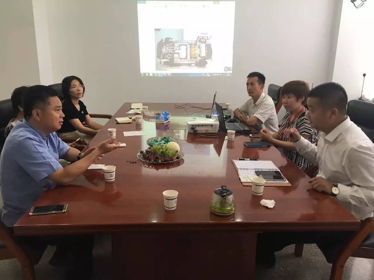 联络感情共谋发展-北京能源环保投资企业商会会长张志雄、监事长林玉周走访名誉会长陈作涛、常务副曾勇华、副饶豪、黄凤武企业(图1)