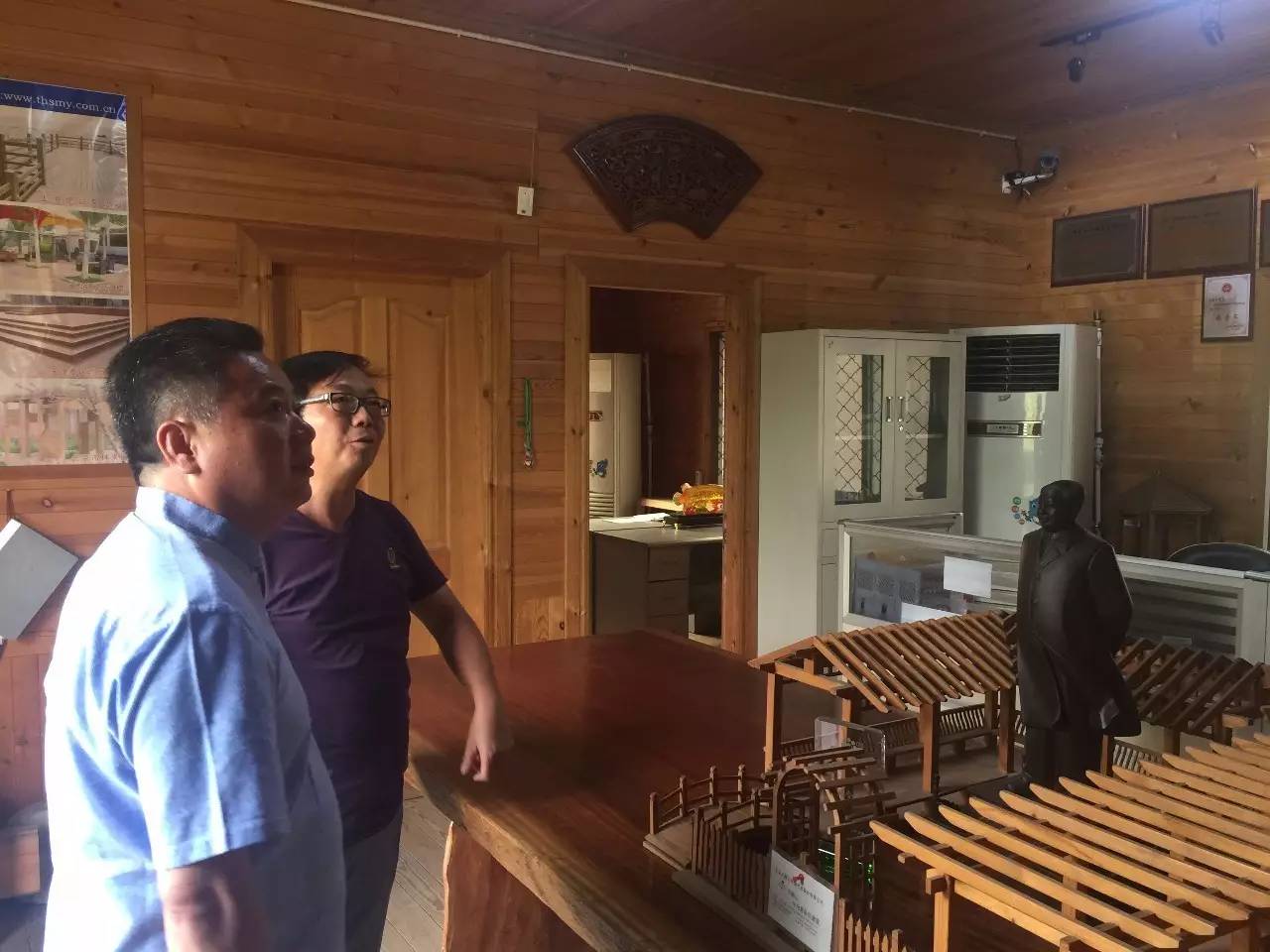 联络感情共谋发展-北京能源环保投资企业商会会长张志雄、监事长林玉周走访名誉会长陈作涛、常务副曾勇华、副饶豪、黄凤武企业(图3)