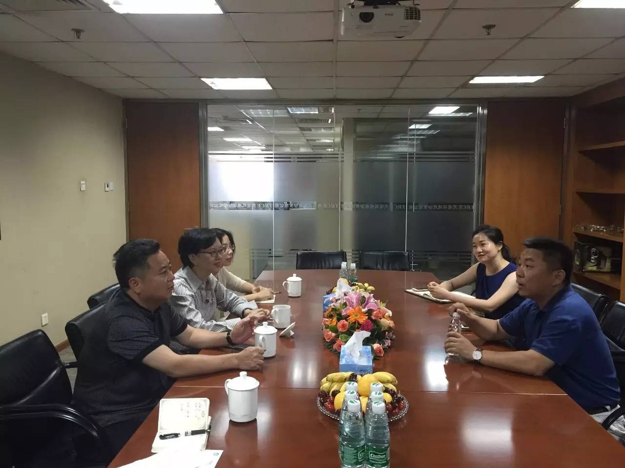 联络感情共谋发展-北京能源环保投资企业商会会长张志雄、监事长林玉周走访名誉会长陈作涛、常务副曾勇华、副饶豪、黄凤武企业(图5)