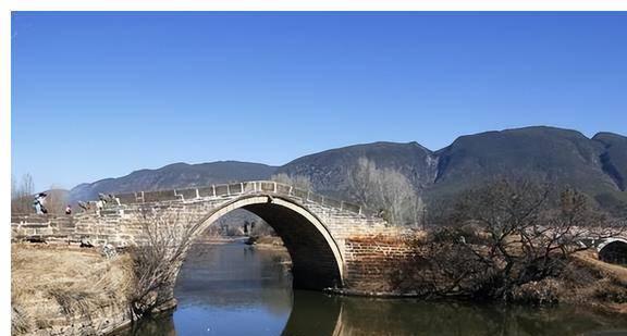 300年前古人是如何将40吨铁链建在大渡河上一年建成泸定桥的(图1)