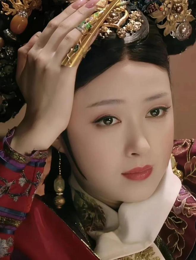 澳门这一夜两次“下跪”的蒋欣打了《甄嬛传》所有人的脸！(图5)