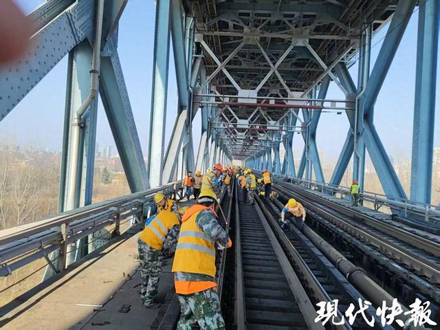 忙完春运恢复“体力”京沪线天集中修施工(图1)
