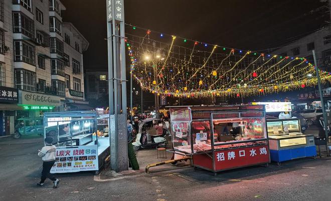 秀水镇开展夜市整治让安全融入“烟火气”(图2)