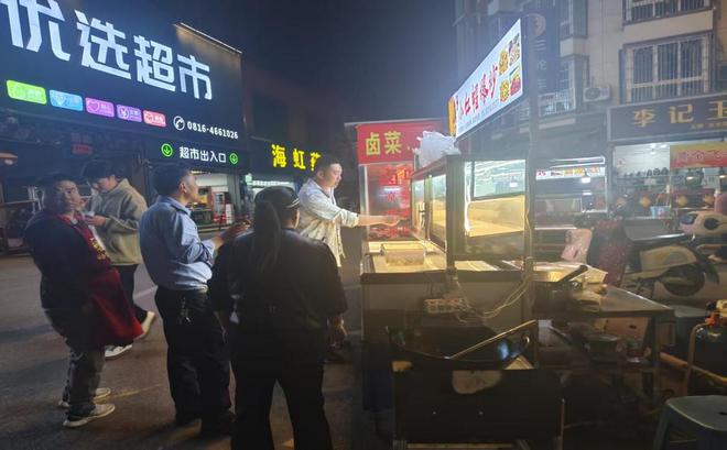 秀水镇开展夜市整治让安全融入“烟火气”(图3)