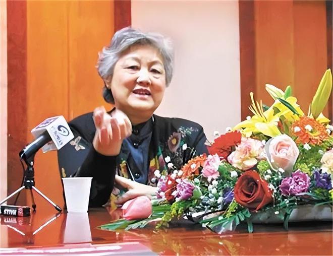 08年章含之逝世临终前留下遗言洪晃因何说:妈妈是个聪明人?(图2)