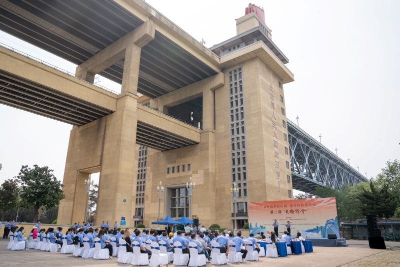 续写新时代铁路追梦人的故事(图1)