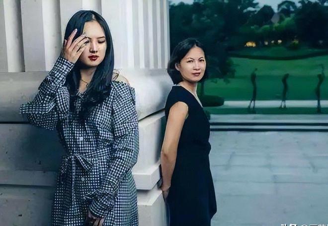 孟晚舟30多年前为华为代言广告出镜青涩害羞很可爱！(图19)