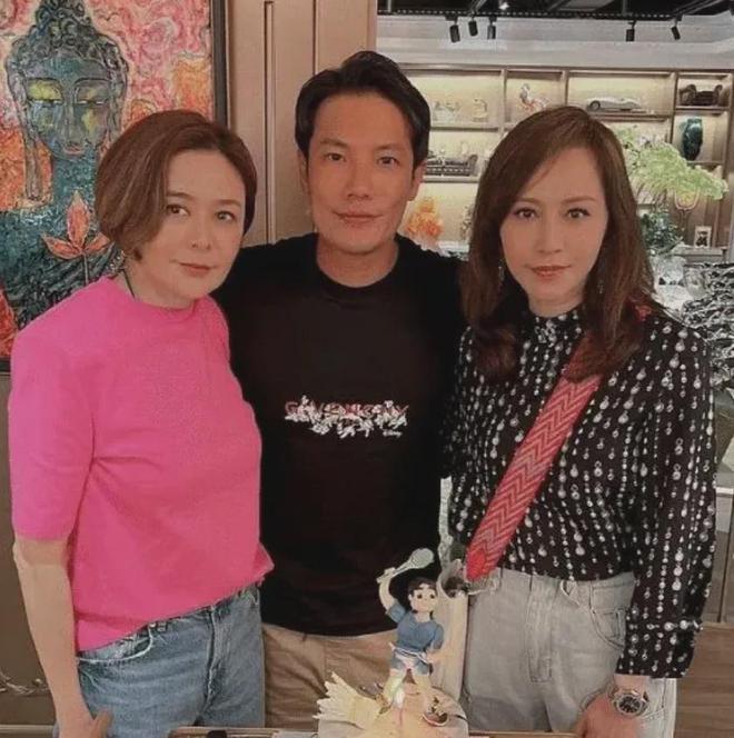关之琳和刘嘉玲昔日都是大美女如今同框差距之大令人唏嘘！(图4)