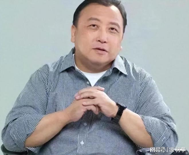有反转!王晶深夜发文后续:道歉加删帖被骂的顶流男星背景太大(图4)