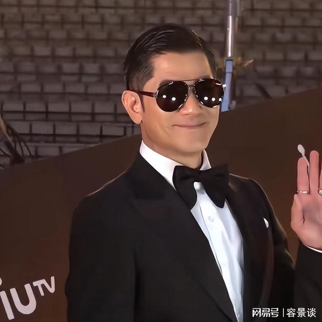 金像奖之夜：戴墨镜的古天乐和郭富城败给了一位50岁的过气明星(图3)