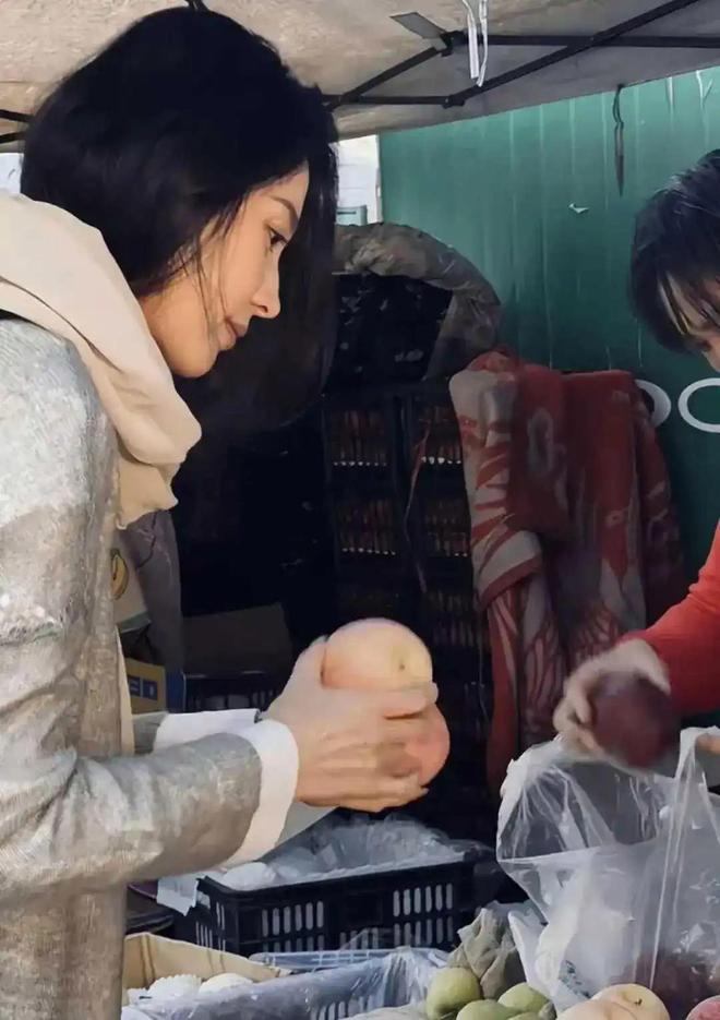 森林北区泼水节被围攻浑身湿透素颜曝光真实颜值引热议(图19)