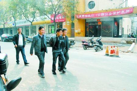 2011年先秦大墓被盗盗墓贼挖出19米深坑专家：盗墓贼是高手(图9)