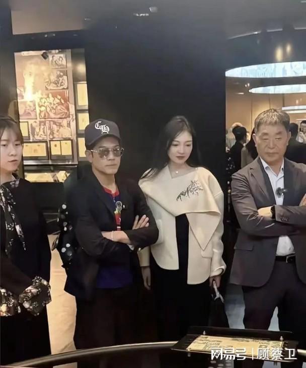 郭富城被赞“防腐城”不带方媛走金像红毯线上秀恩爱庆八周年(图2)