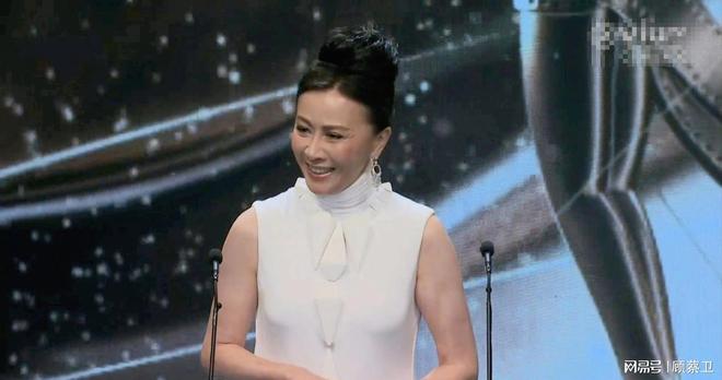 郭富城被赞“防腐城”不带方媛走金像红毯线上秀恩爱庆八周年(图3)