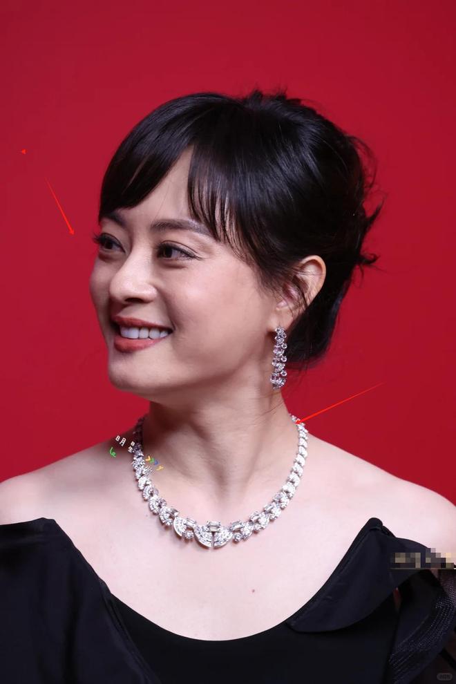 芭莎盛典生图:杨幂丰满有料被林志玲的脸吓到惠英红穿了个啥(图13)