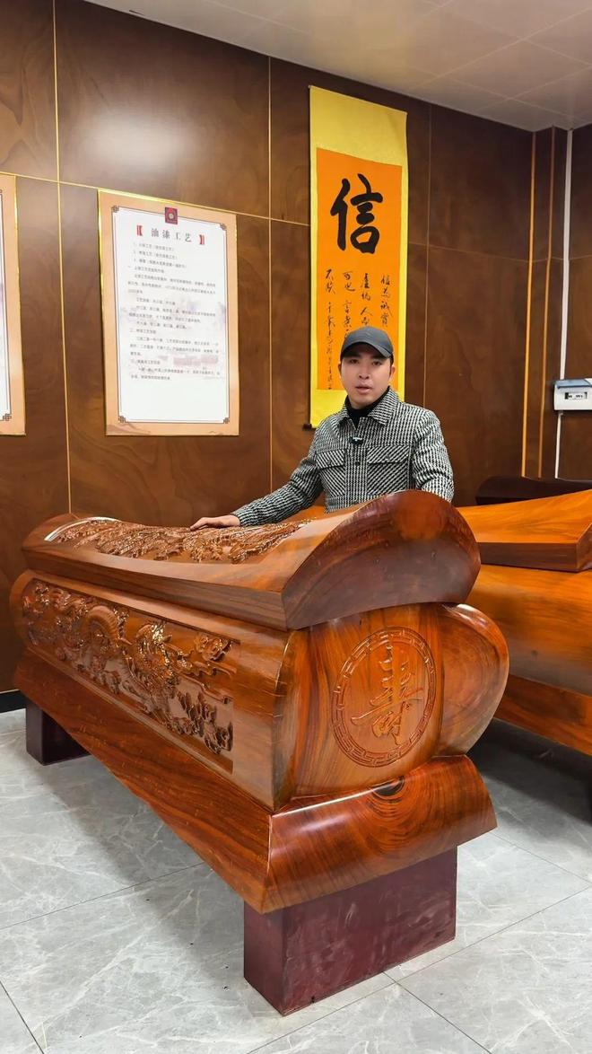 做棺木用什么木材最好？金丝楠木是顶配柏木是有钱人选择杉木及桐木棺材是大众的选择！(图2)
