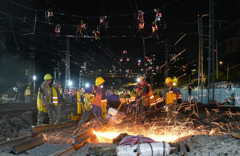 成渝中线高铁成都站改建工程整体过半(图3)