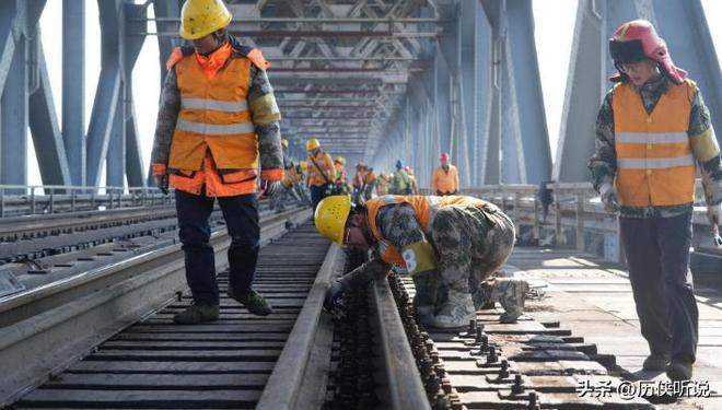 为什么高速铁路都换混凝土枕木武汉长江大桥却仍在用木枕？(图4)