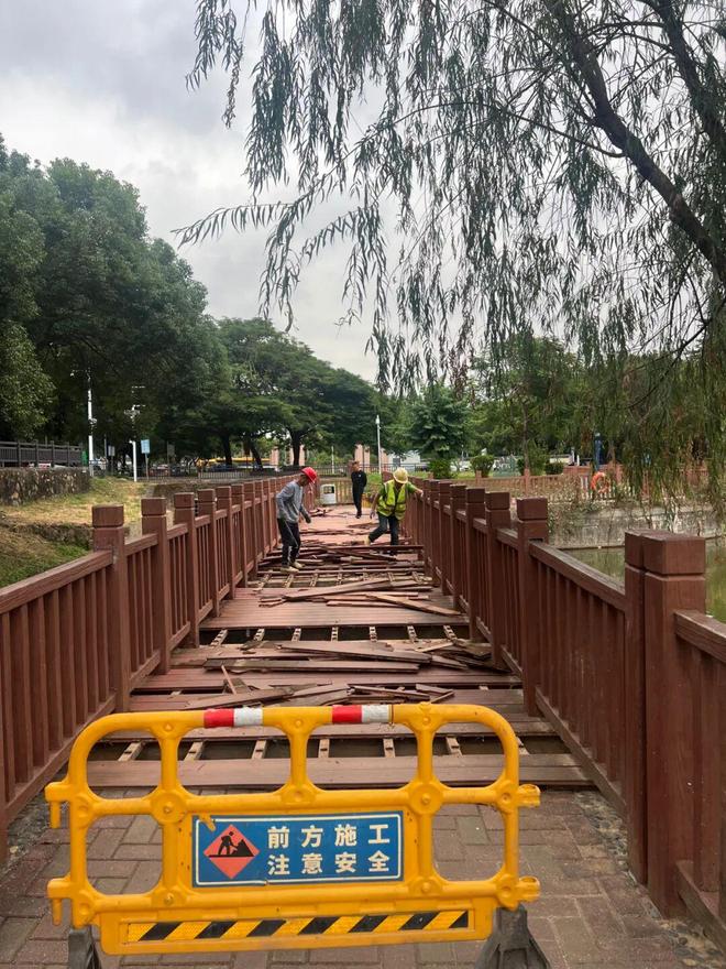 东莞全域文明马上安排!面前湖“口袋公园”亲水栈道修缮工程启动(图4)