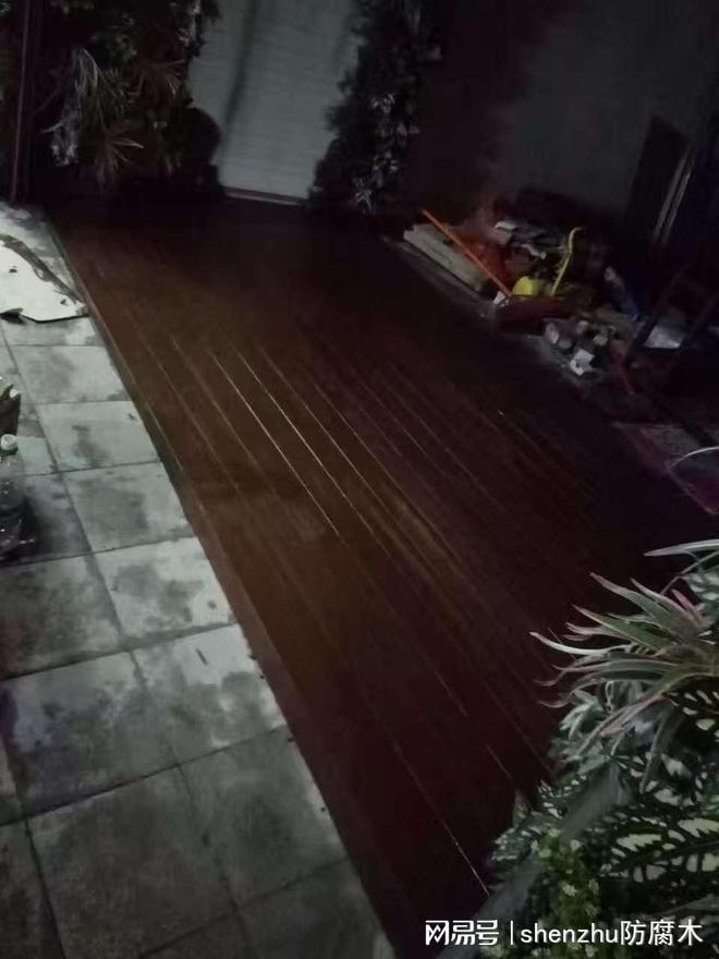 深圳防腐木地板工程定制供应商怎么选(图3)