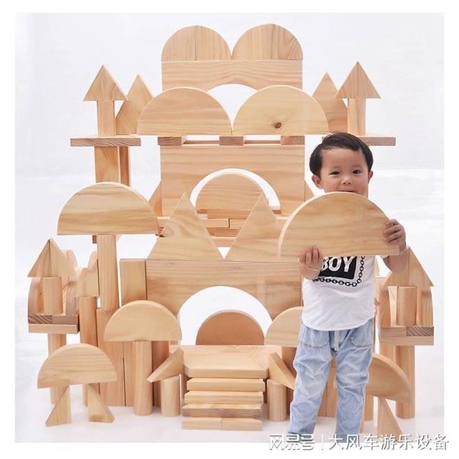 户外大型玩具的安全与乐趣(图1)