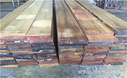 菠萝格防腐木板材园林菠萝格防腐木围栏(图1)